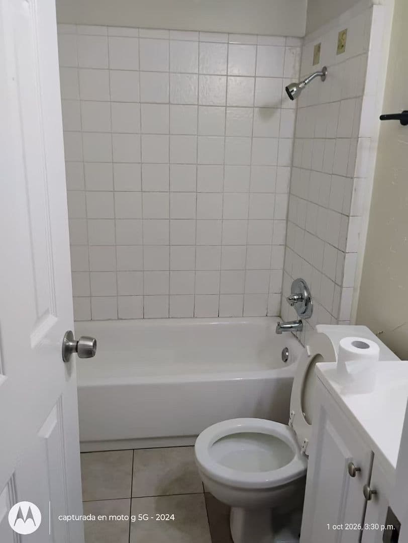 Garland House: 806 Northshore Dr.