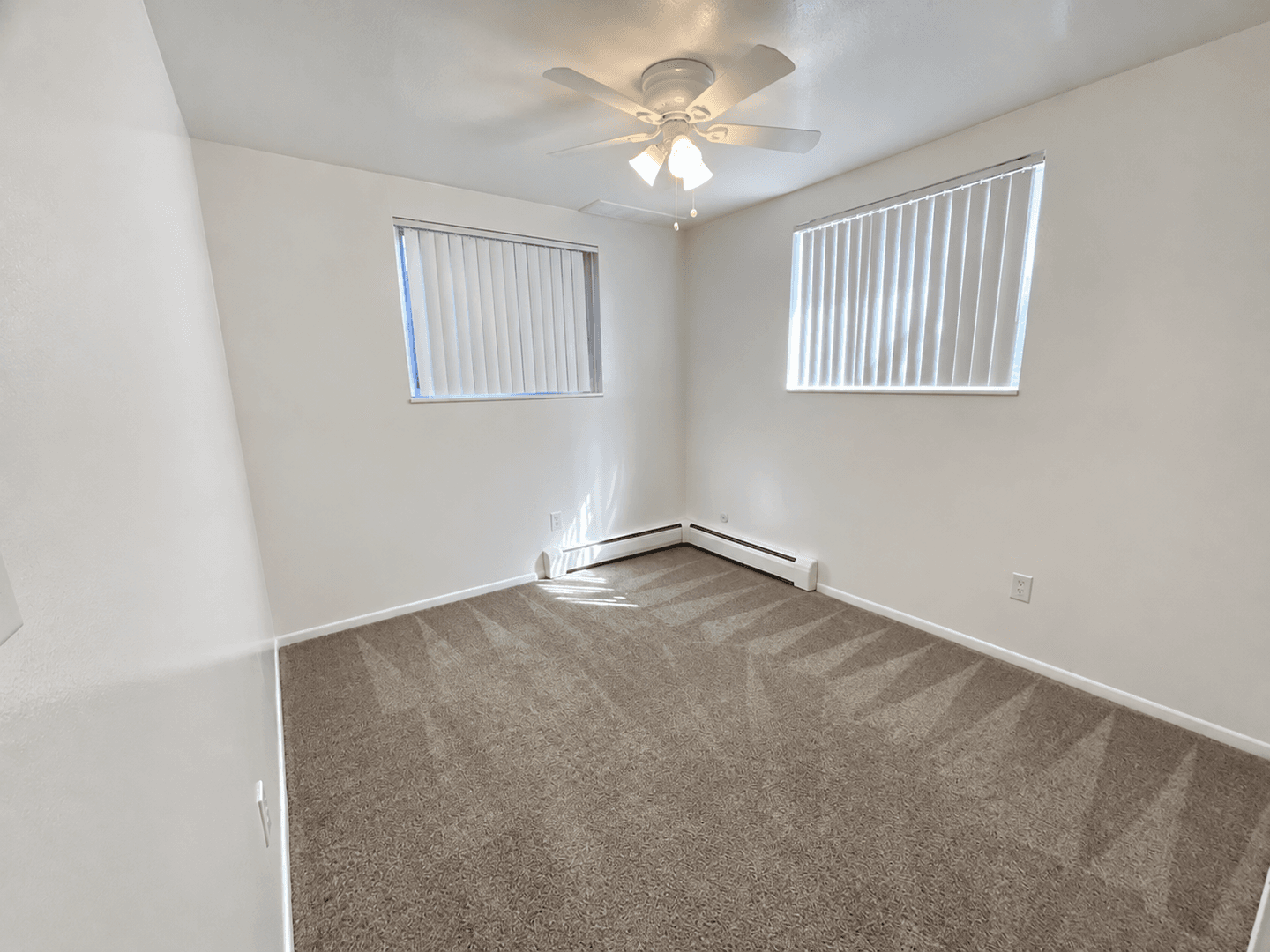 Lakewood Apartment: Zephyr Apartments