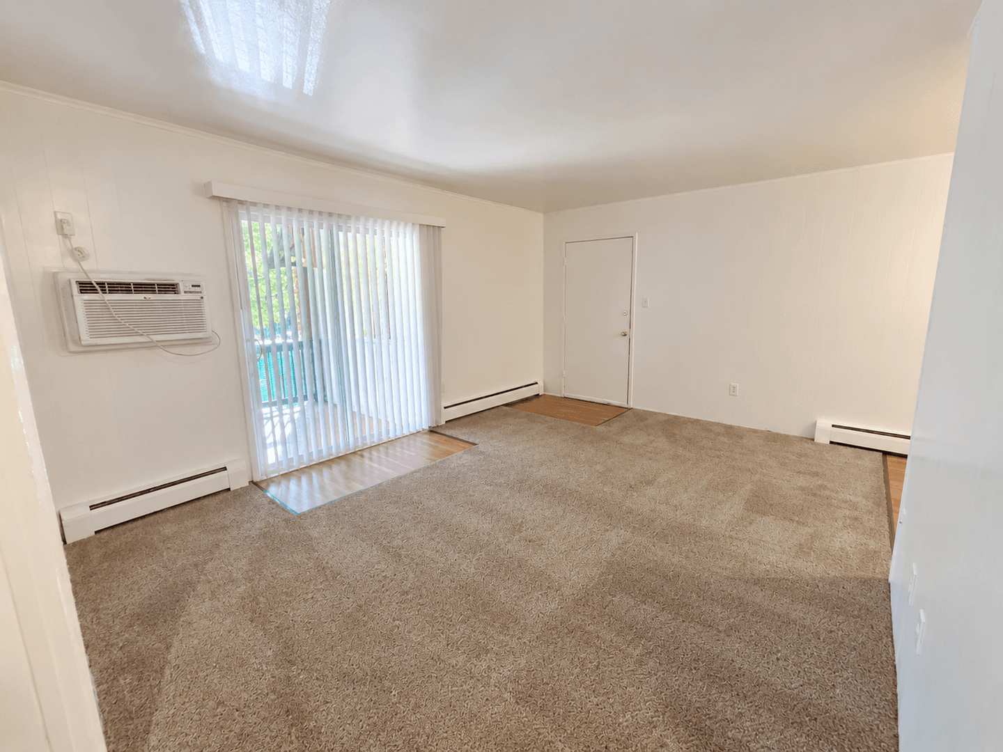 Lakewood Apartment: Zephyr Apartments