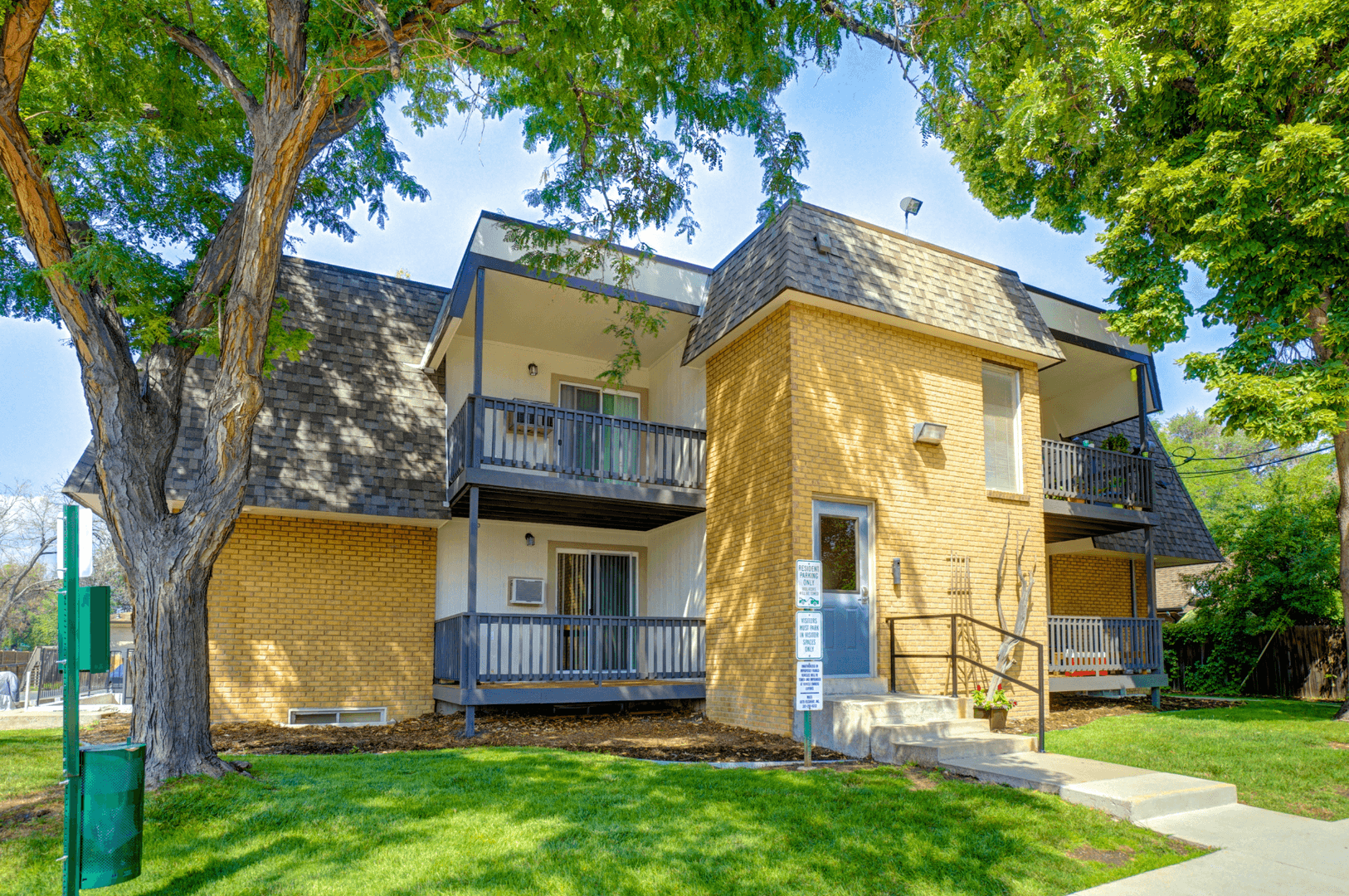 Lakewood Apartment: Zephyr Apartments