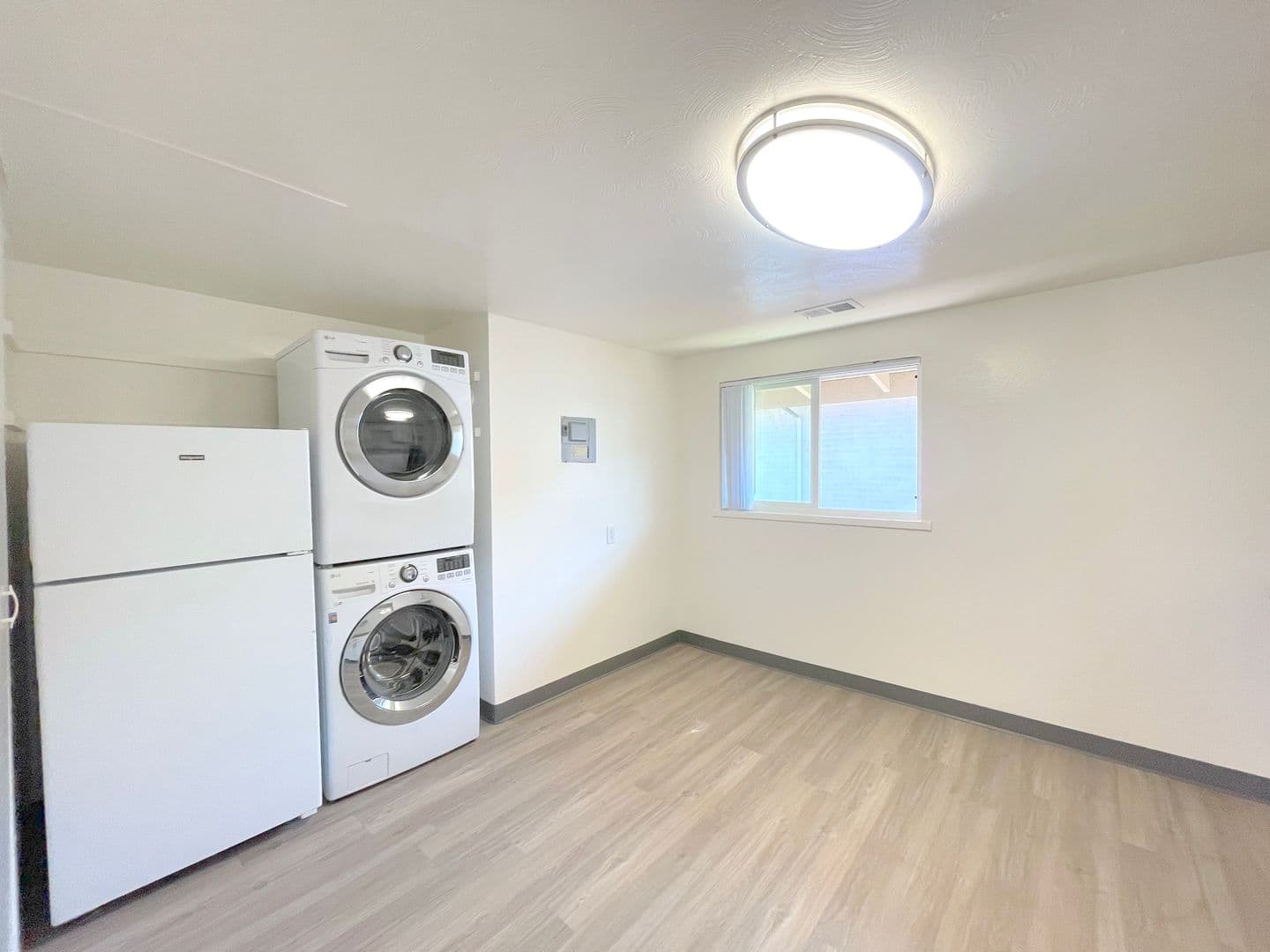 Lakewood Apartment: 8101-8195 W. 9th Ave