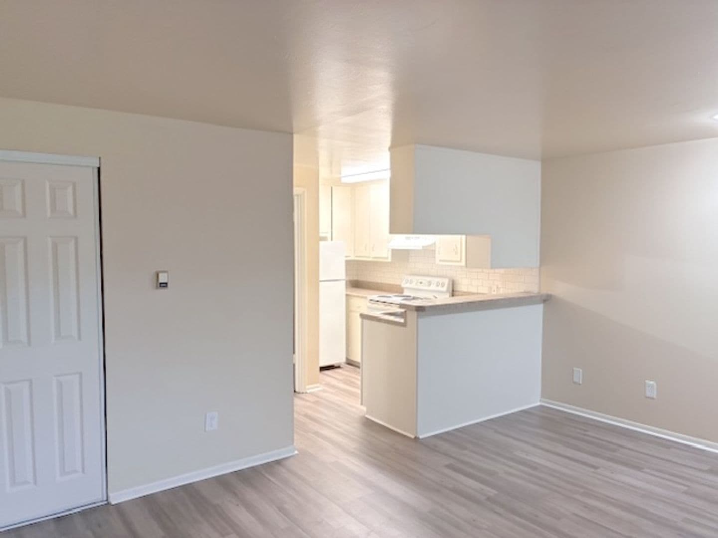 Lakewood Apartment: 375 S. Depew St.