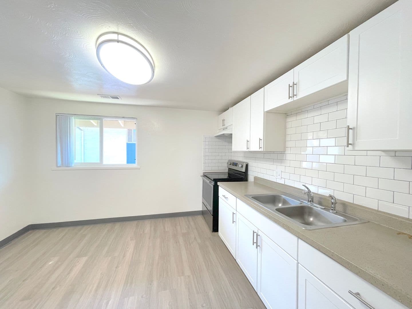Lakewood Apartment: 8101-8195 W. 9th Ave