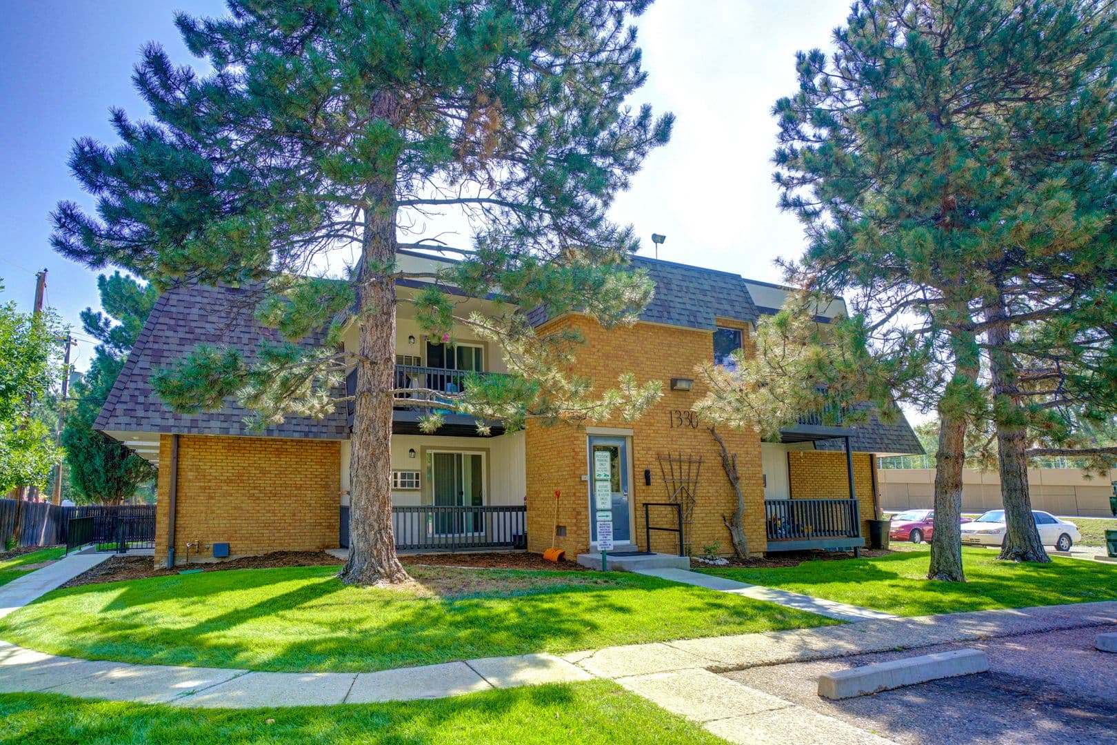 Lakewood Apartment: Zephyr Apartments