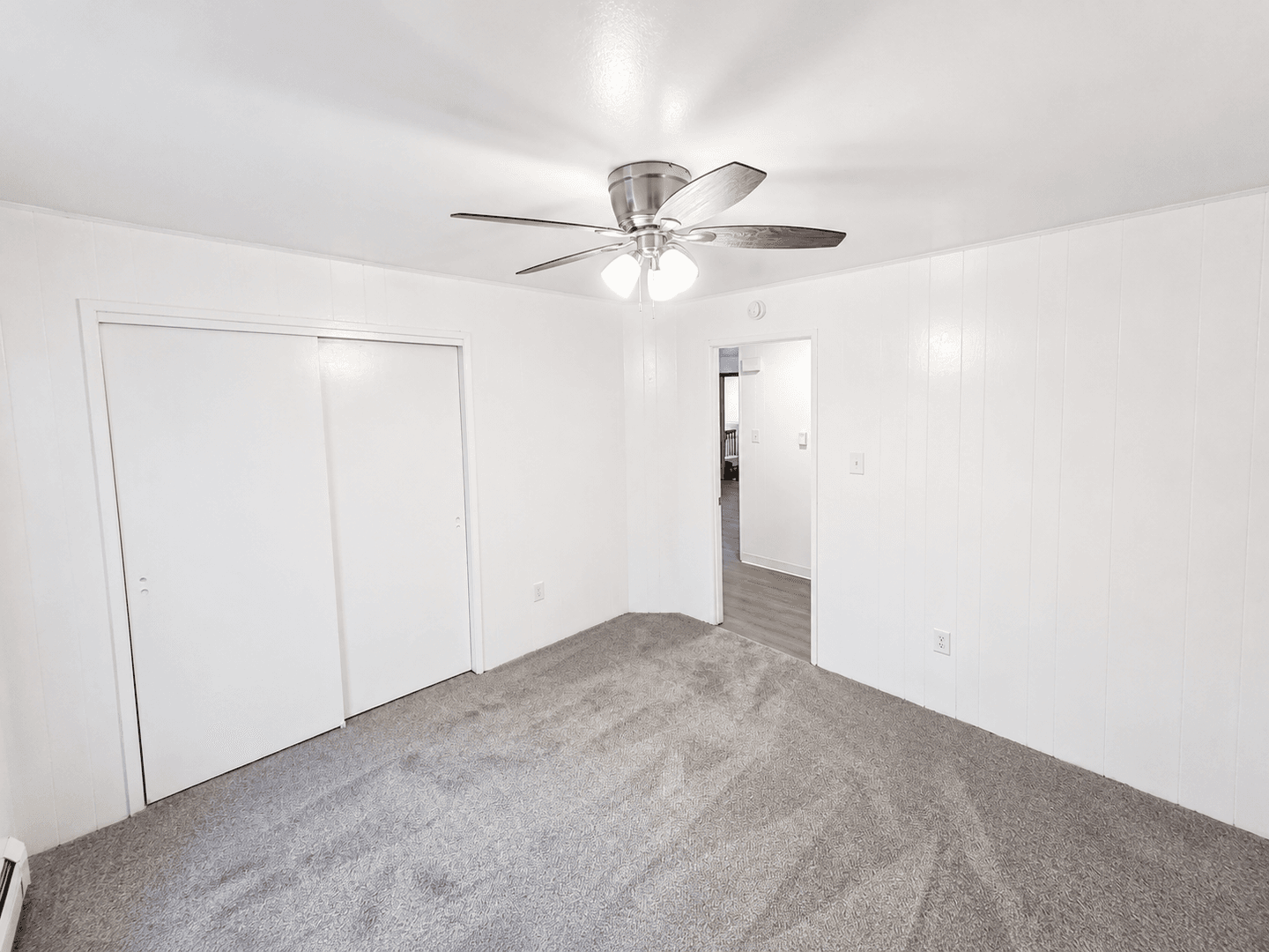 Lakewood Apartment: Zephyr Apartments