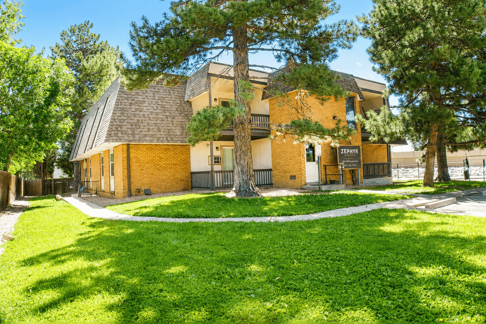 Lakewood Apartment: Zephyr Apartments
