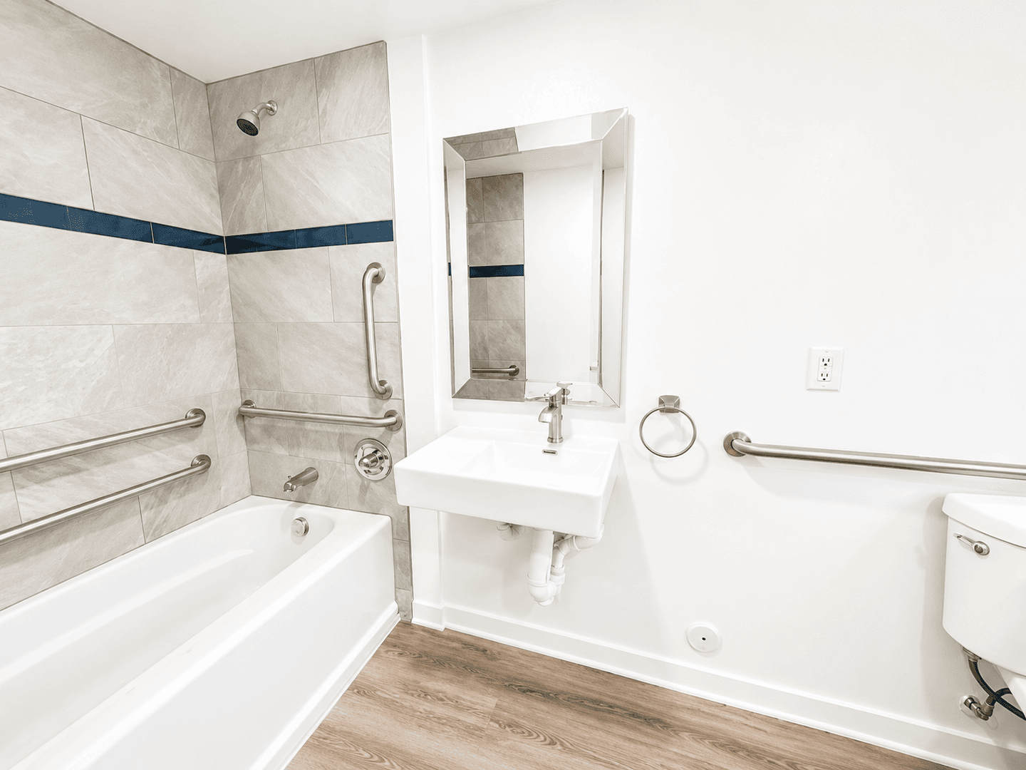 Lakewood Apartment: 1391 Carr St