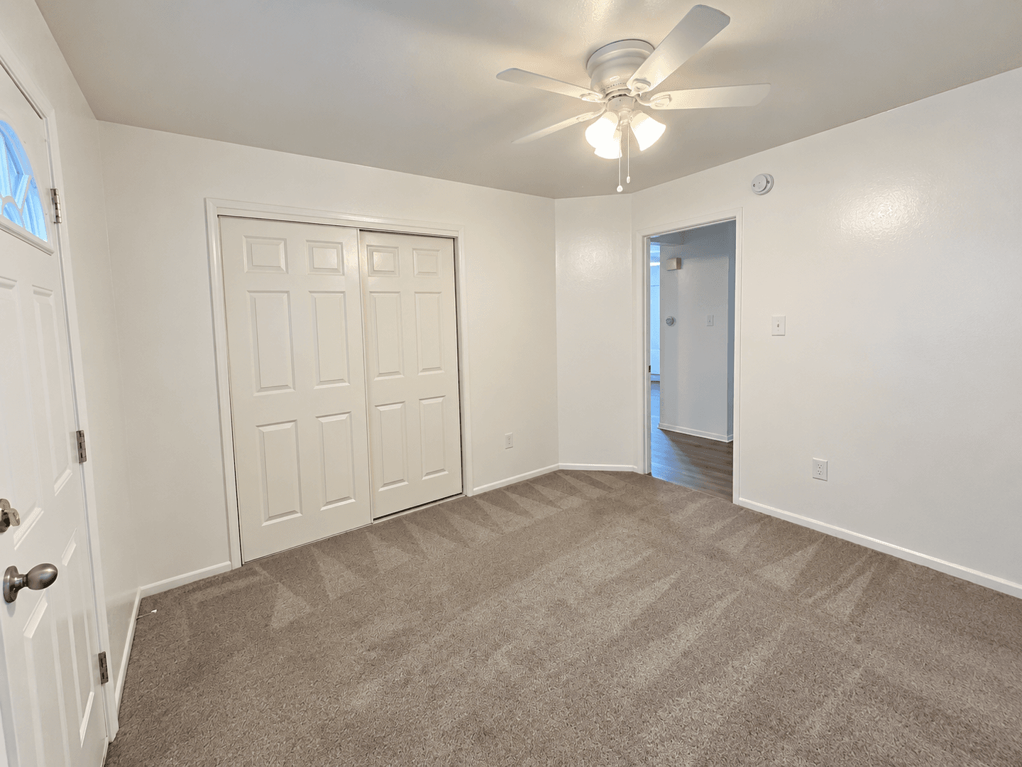 Lakewood Apartment: Zephyr Apartments