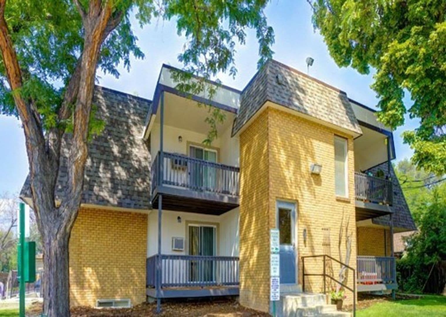 Lakewood Apartment: Zephyr Apartments