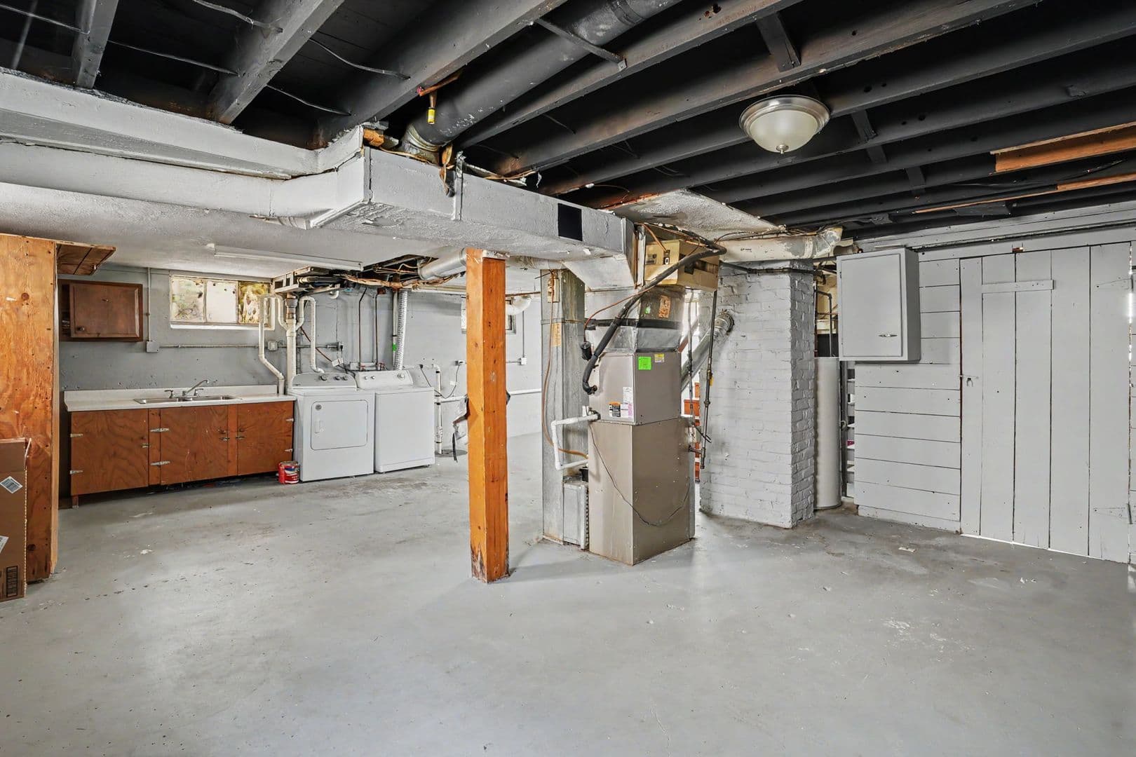Louisville House: 521 Creel Ave