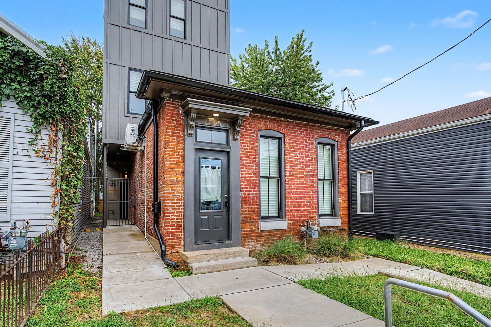 Louisville House: 1105 Logan St
