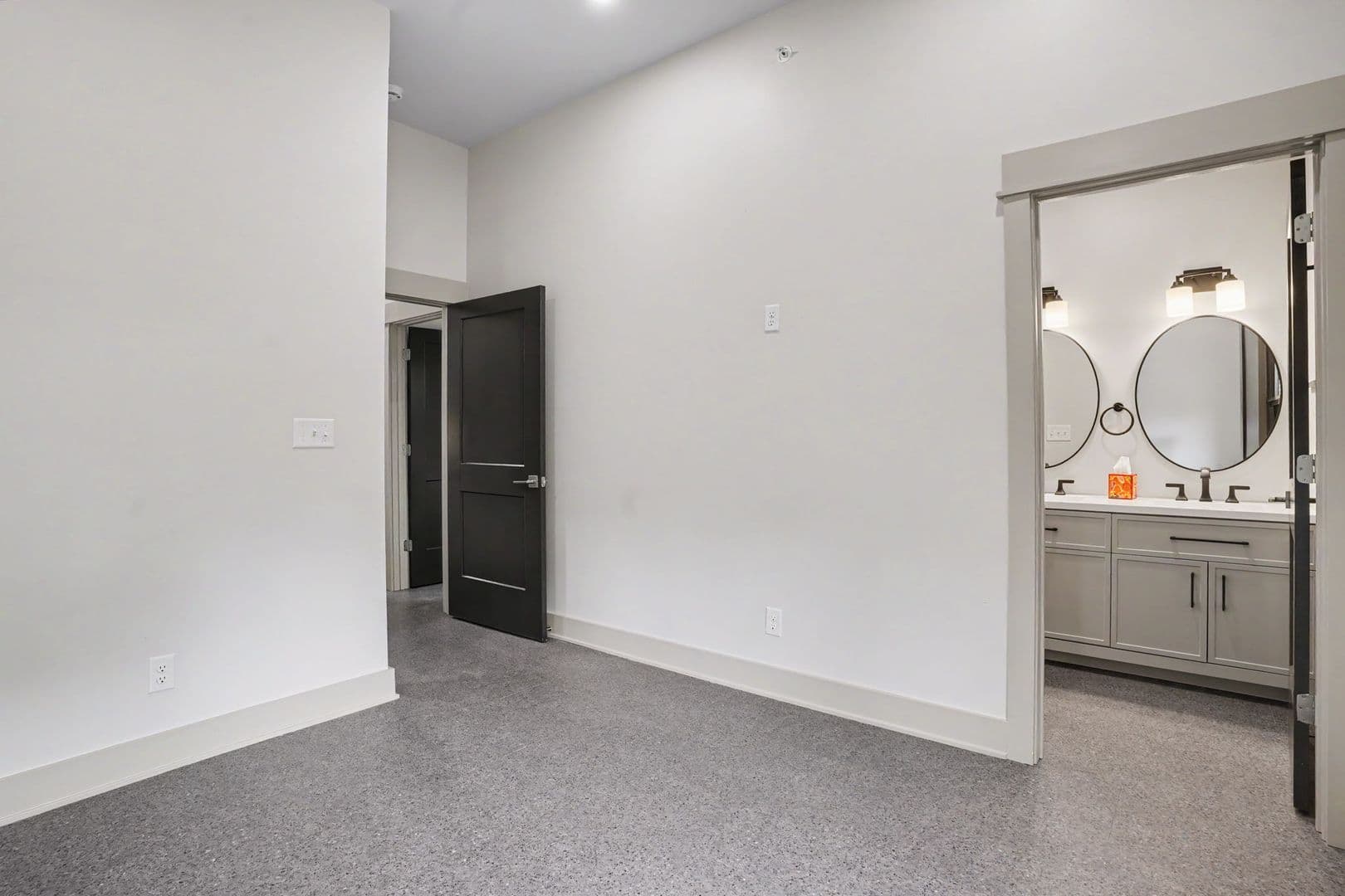Louisville House: 1105 Logan St