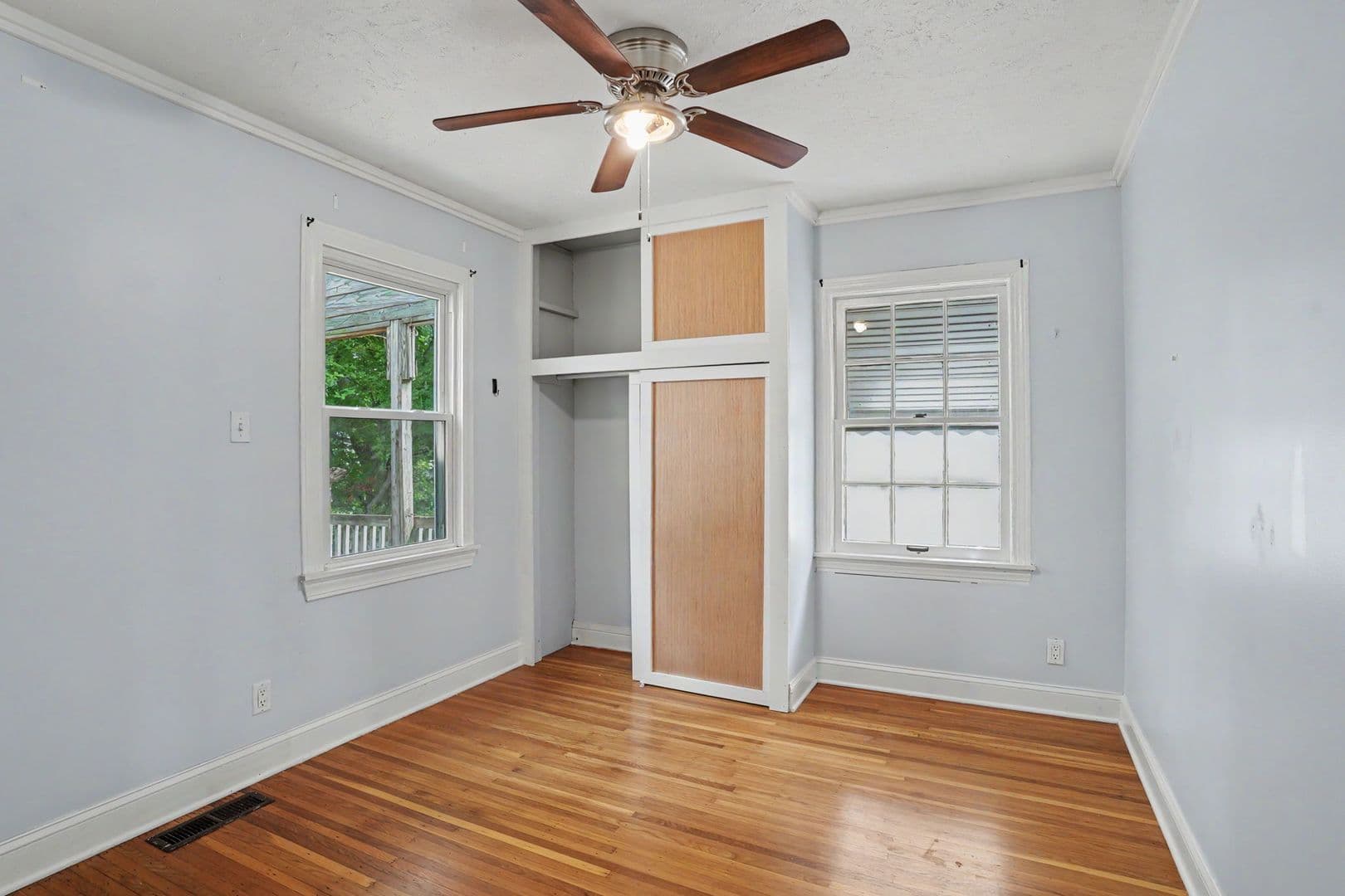 Louisville House: 521 Creel Ave