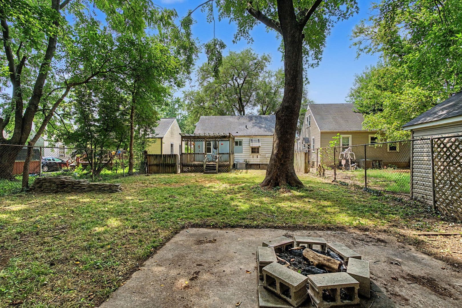 Louisville House: 521 Creel Ave