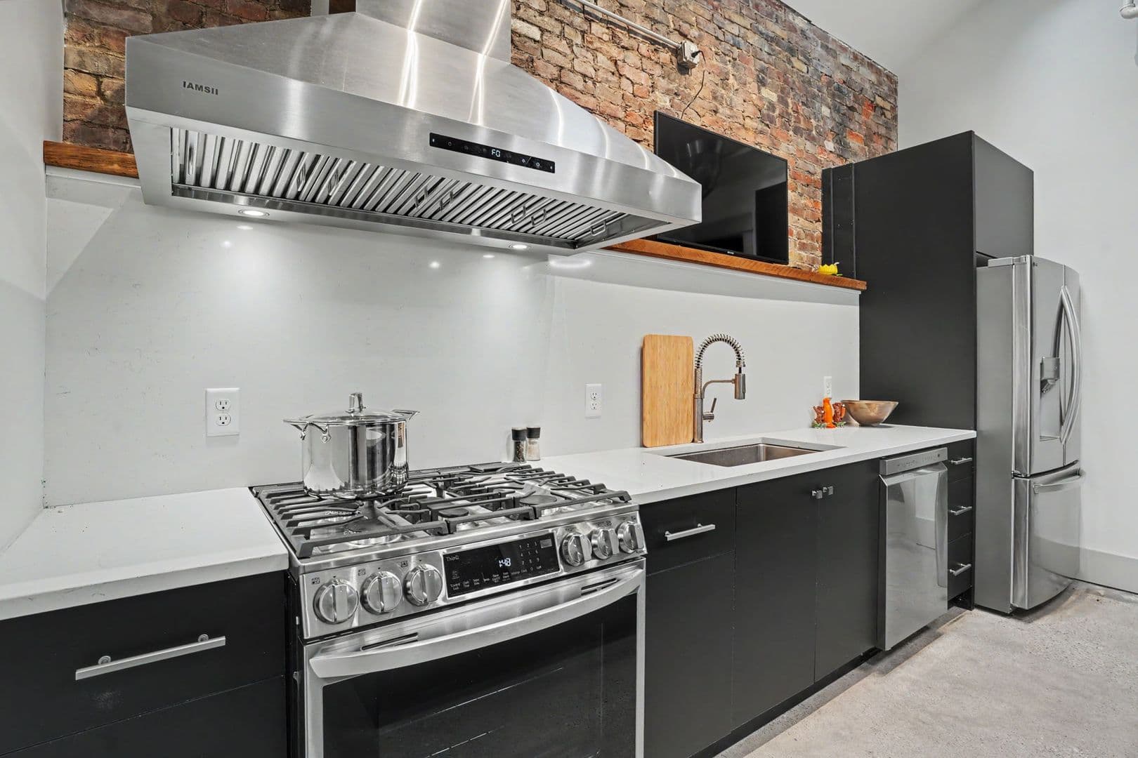 Louisville House: 1105 Logan St