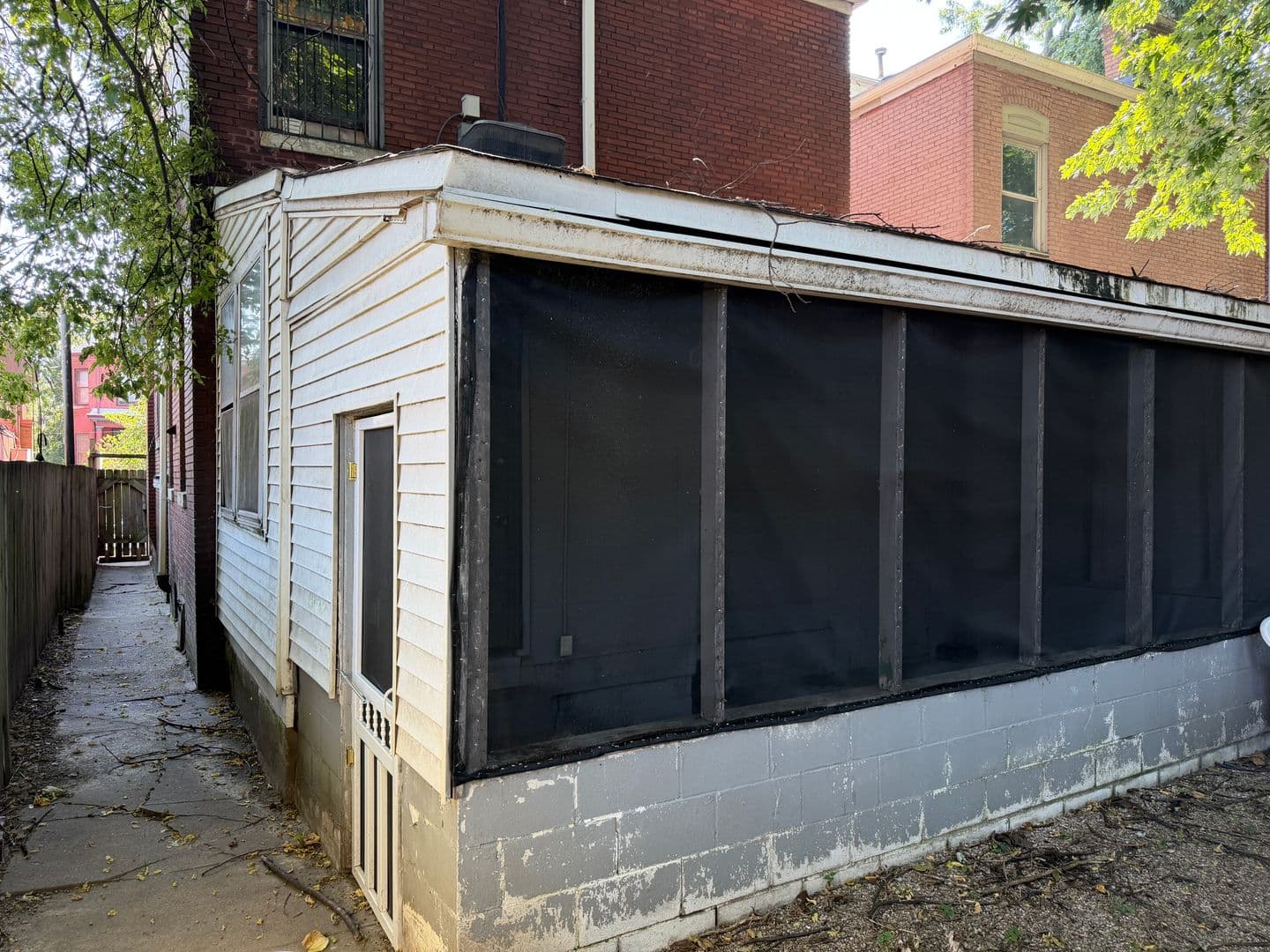 Louisville Apartment: 1108 S 1st Street