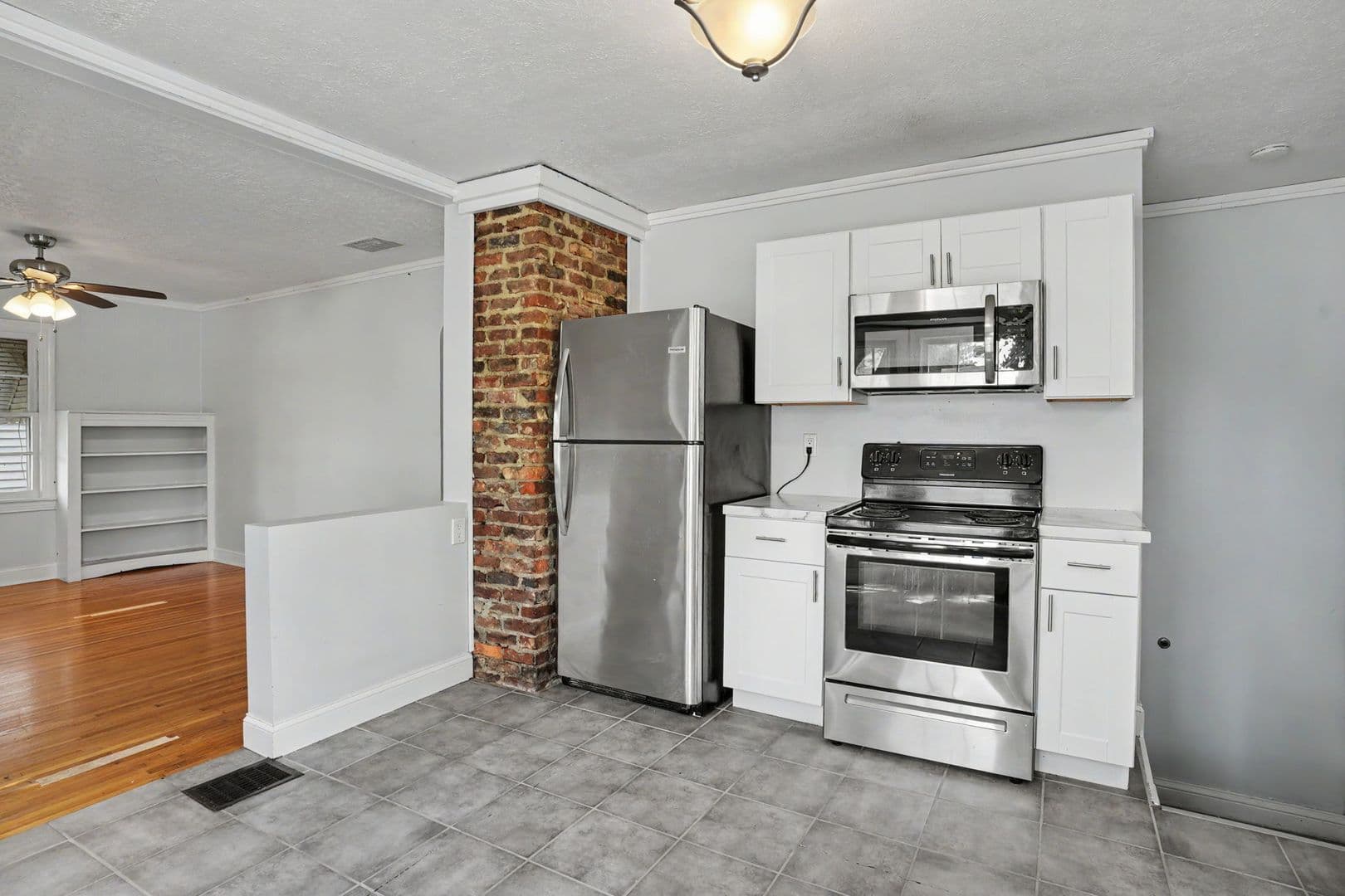 Louisville House: 521 Creel Ave
