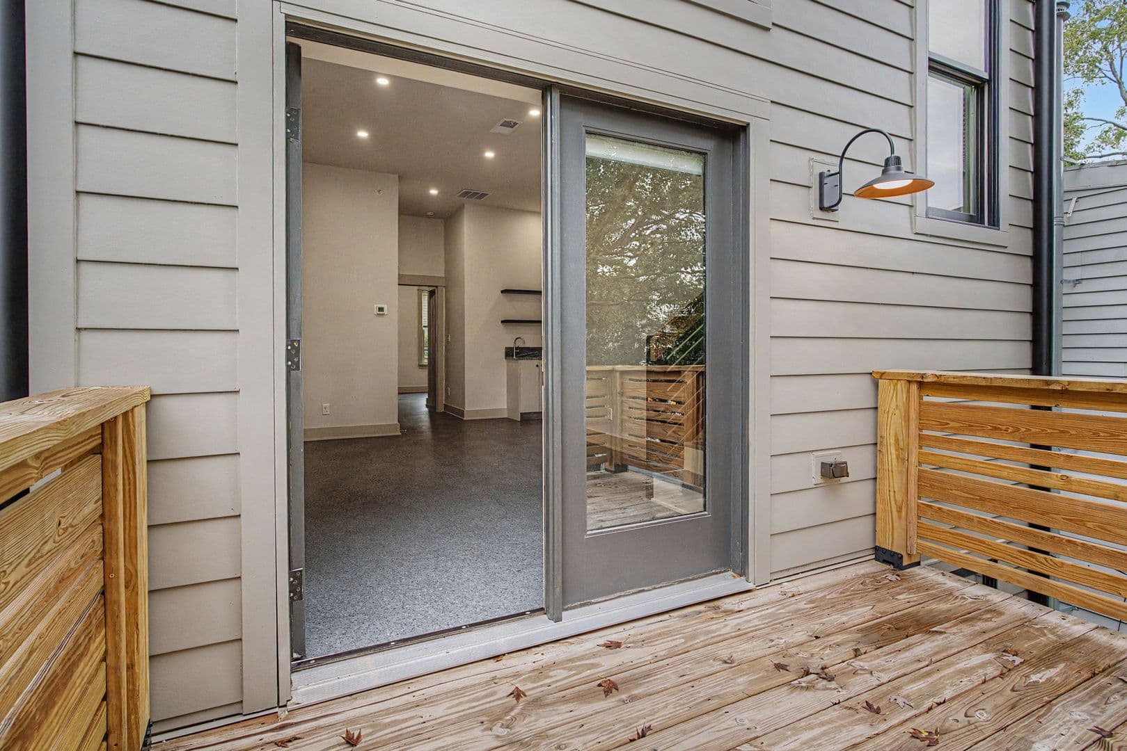 Louisville House: 1105 Logan St