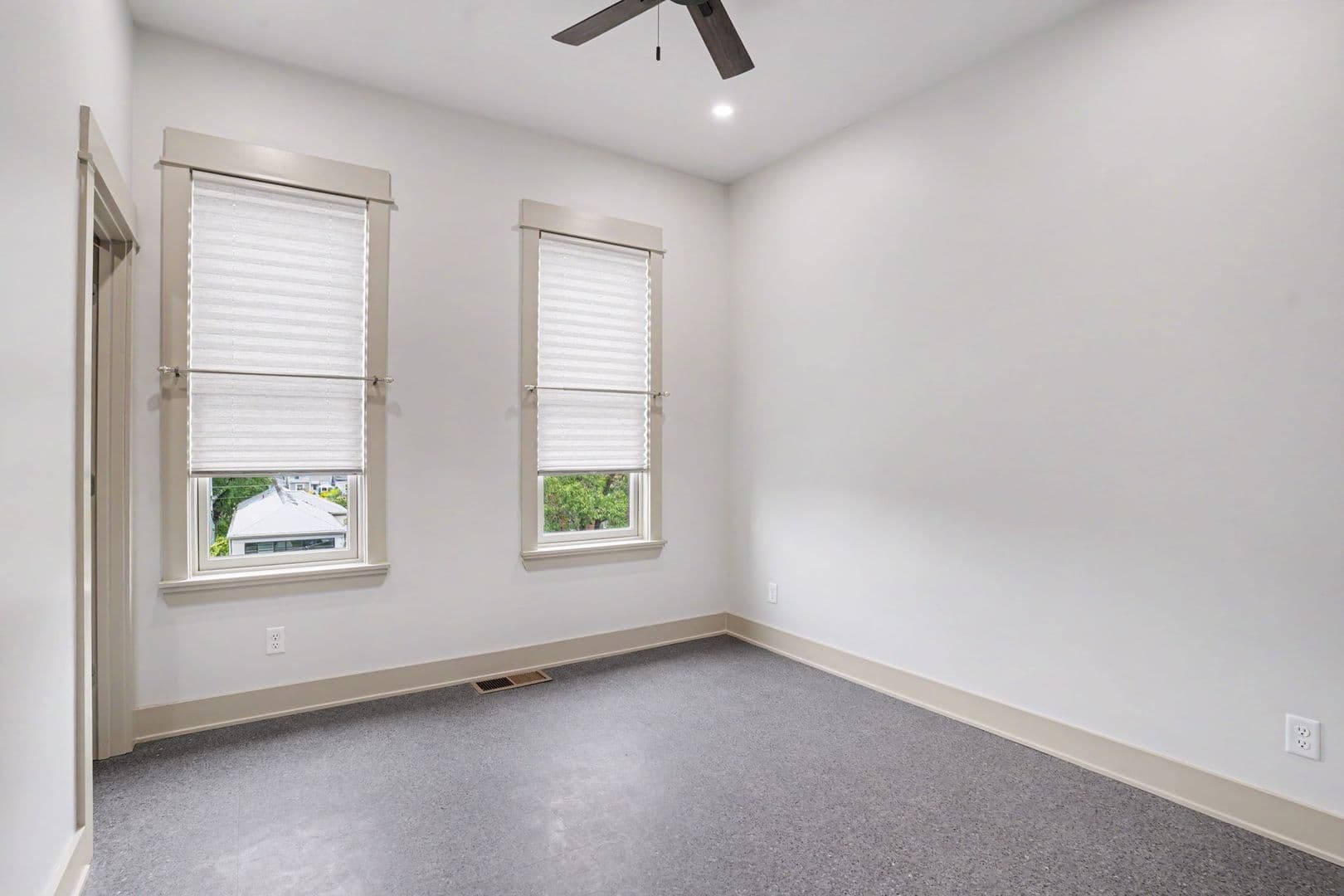 Louisville House: 1105 Logan St