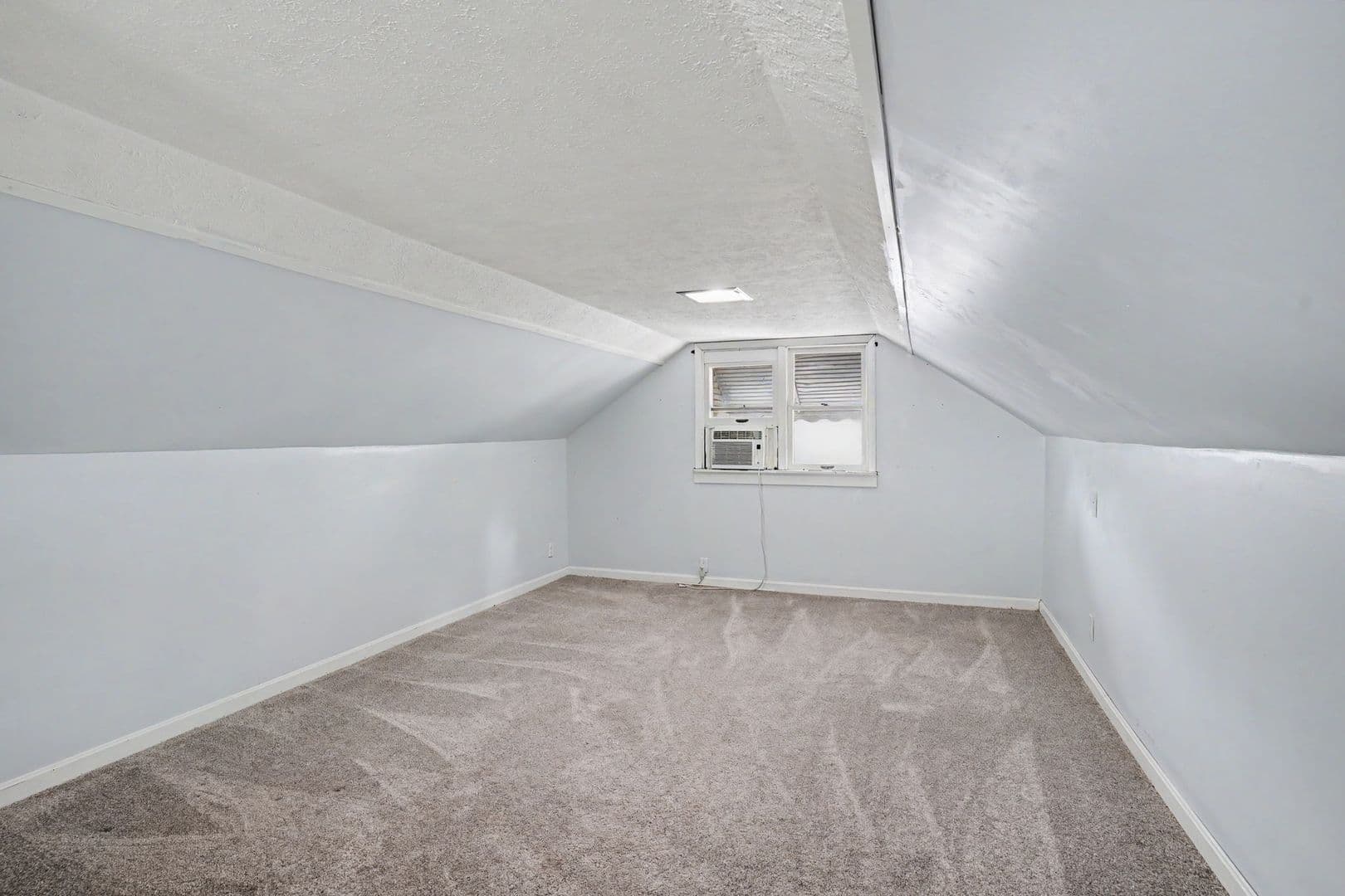 Louisville House: 521 Creel Ave