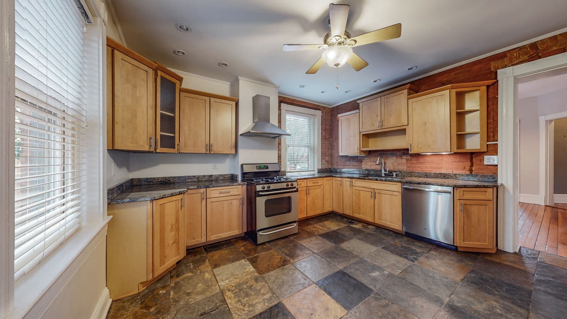 Louisville House: 1355 South Brook Street