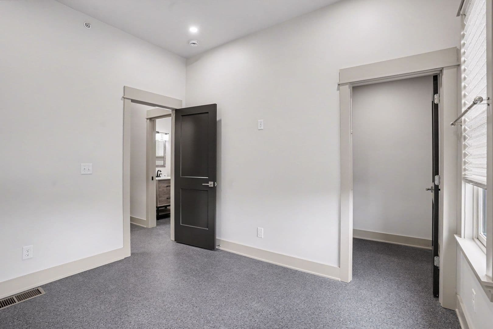 Louisville House: 1105 Logan St