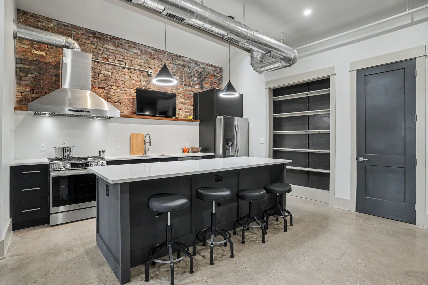 Louisville House: 1105 Logan St