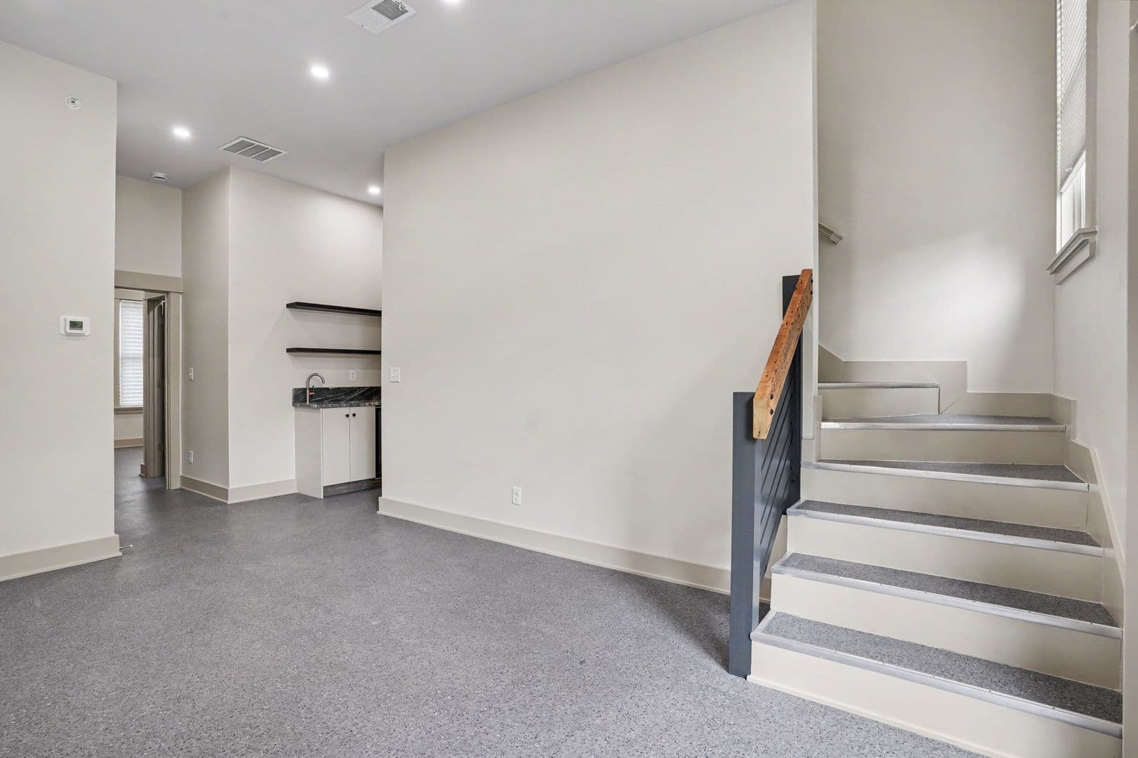 Louisville House: 1105 Logan St