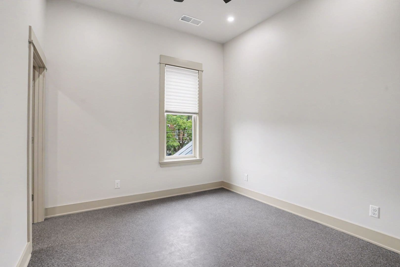 Louisville House: 1105 Logan St