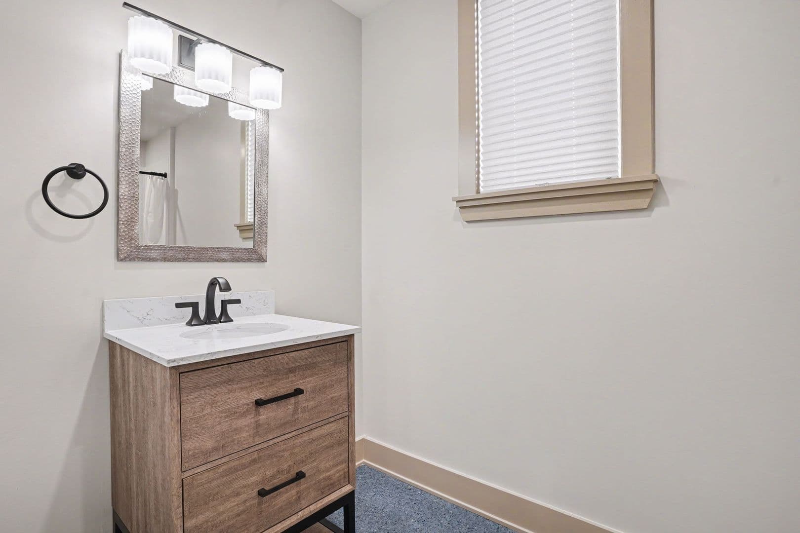 Louisville House: 1105 Logan St