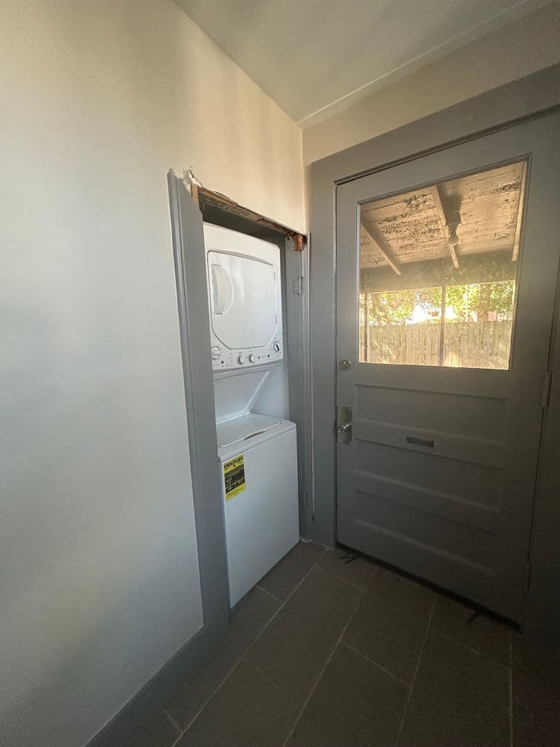 Louisville Apartment: 1108 S 1st Street