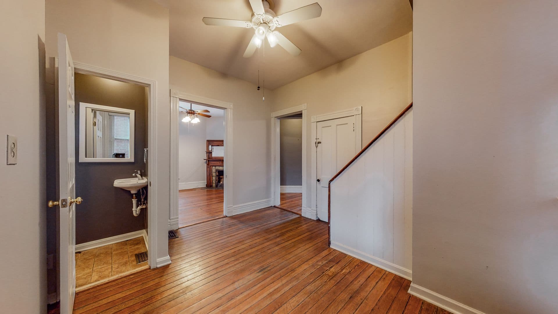 Louisville House: 1355 South Brook Street