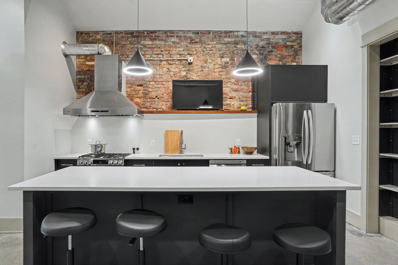 Louisville House: 1105 Logan St