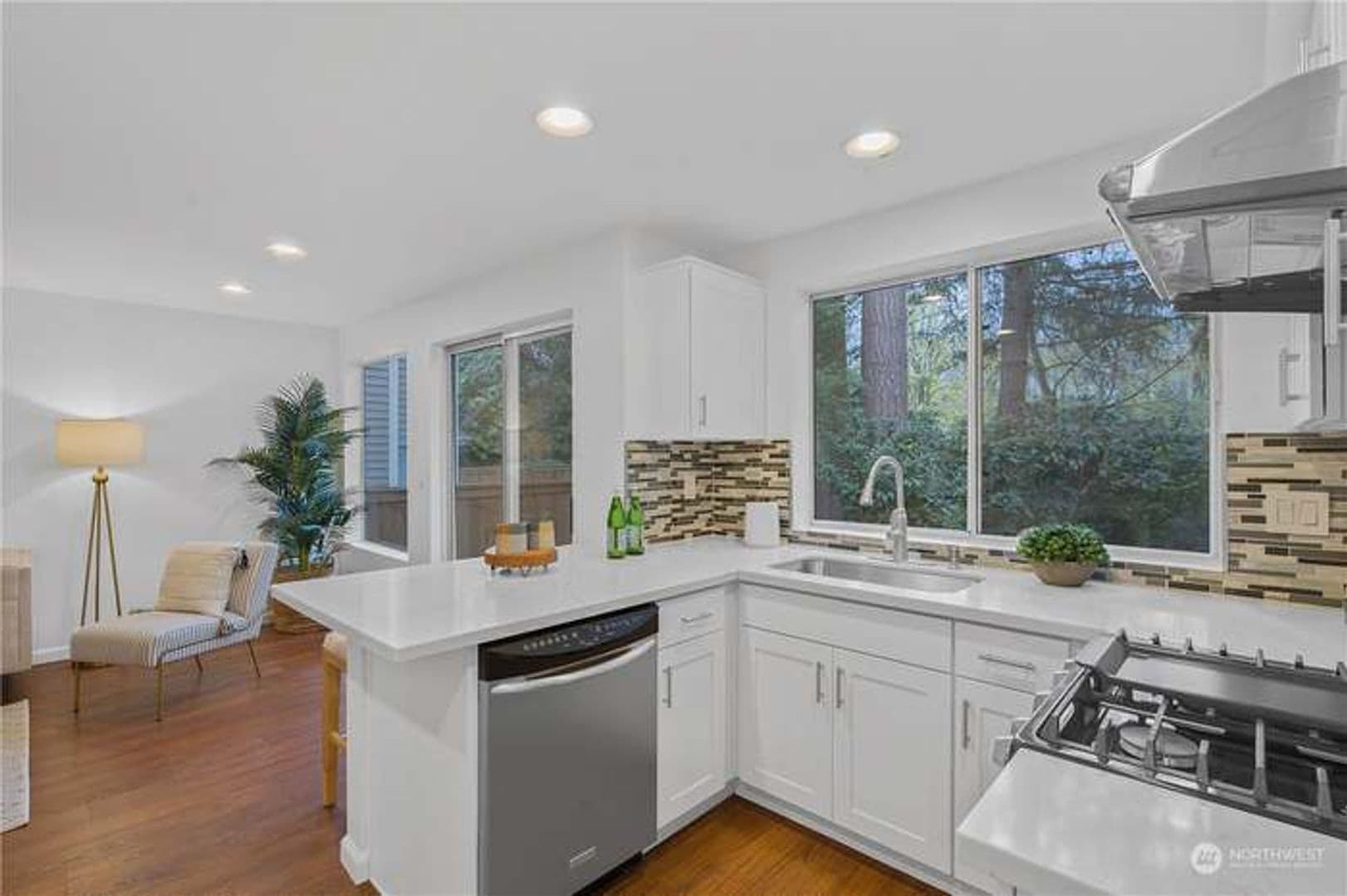 Bellevue House: 14781 NE 3rd St