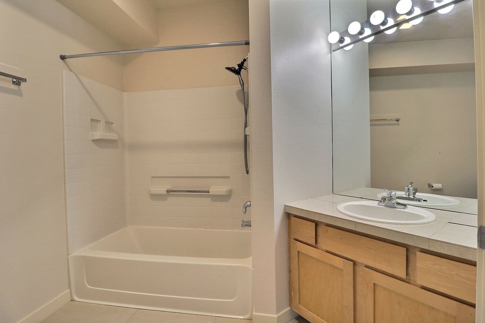 Bellevue Condo: 300 110th Avenue NE
