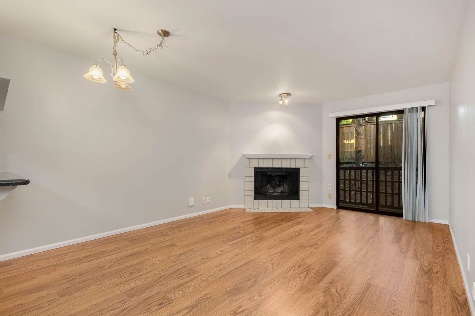 Shoreline Condo: 710 N 160th St