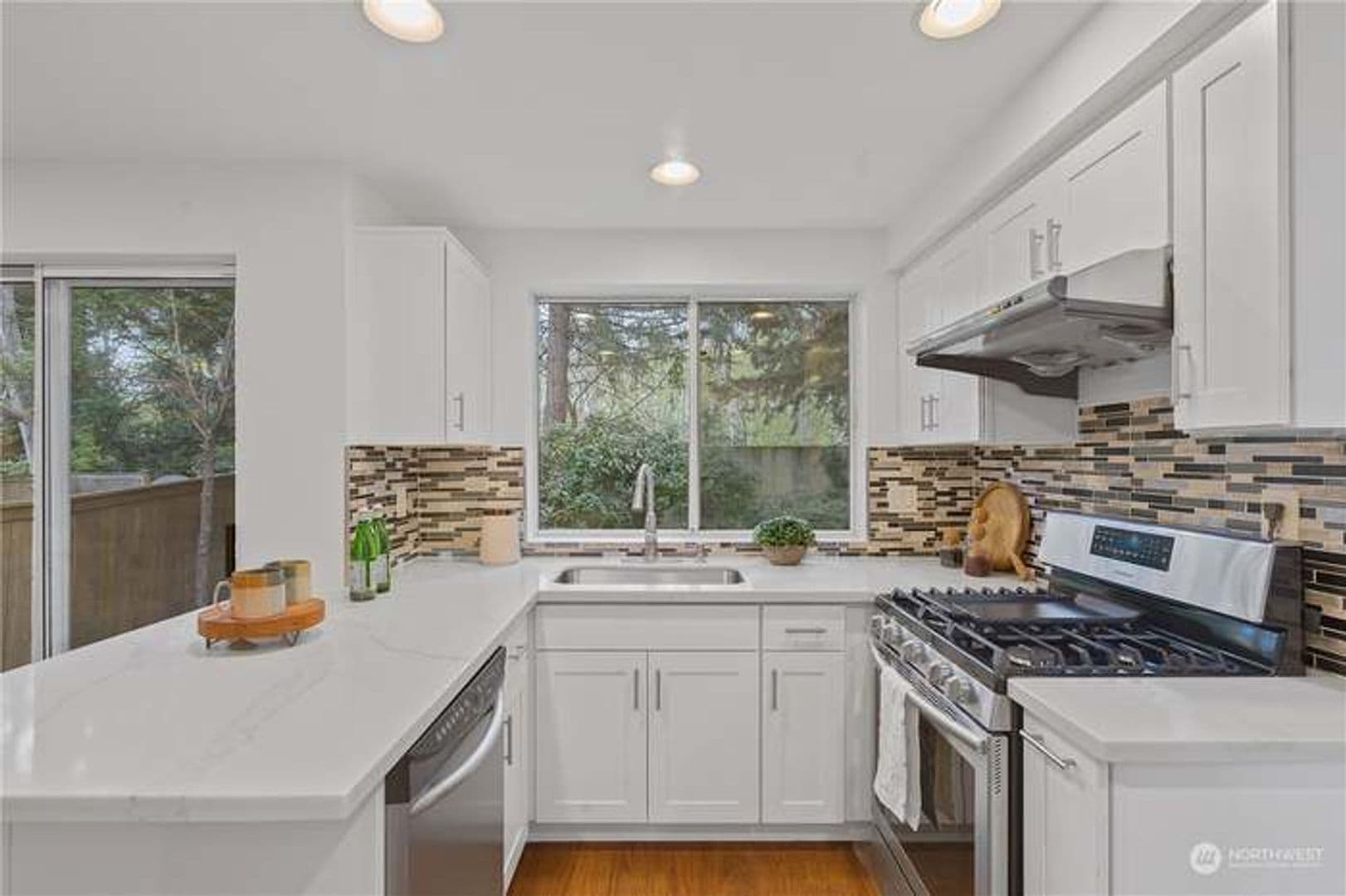 Bellevue House: 14781 NE 3rd St