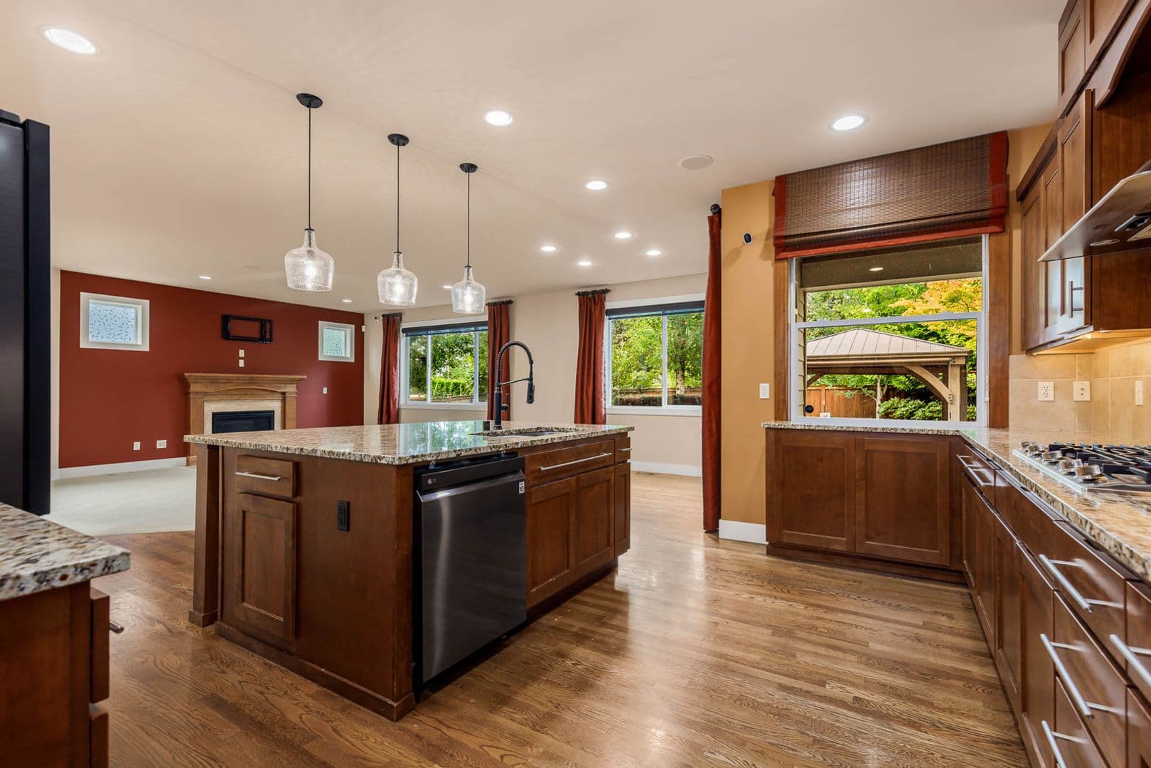 Snoqualmie House: 34229 SE Elm ST