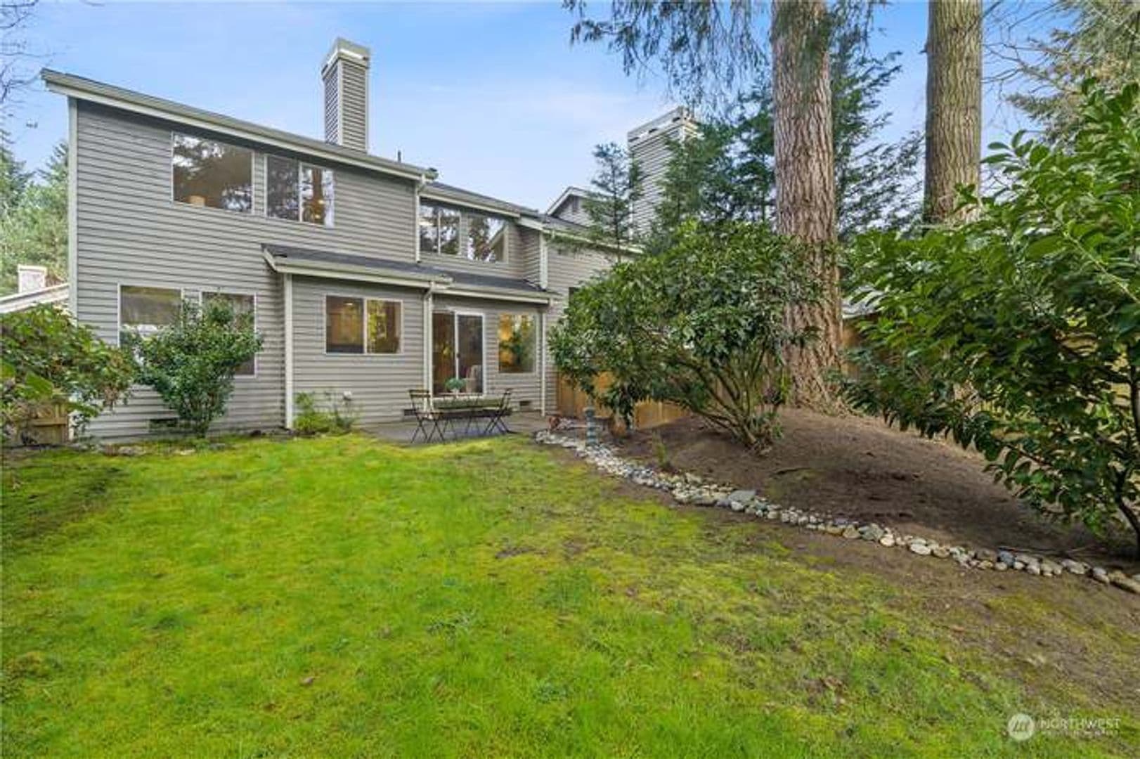 Bellevue House: 14781 NE 3rd St