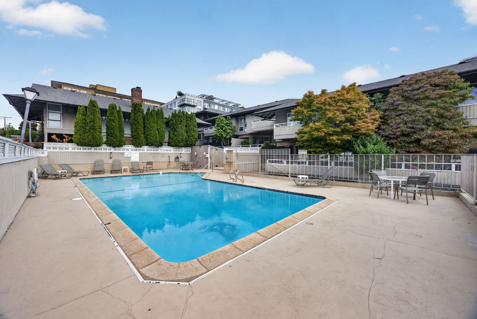 Bellevue Condo: 812 100th Ave NE