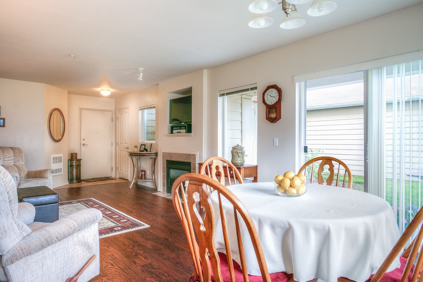 Sammamish Condo: 710 240th Way SE