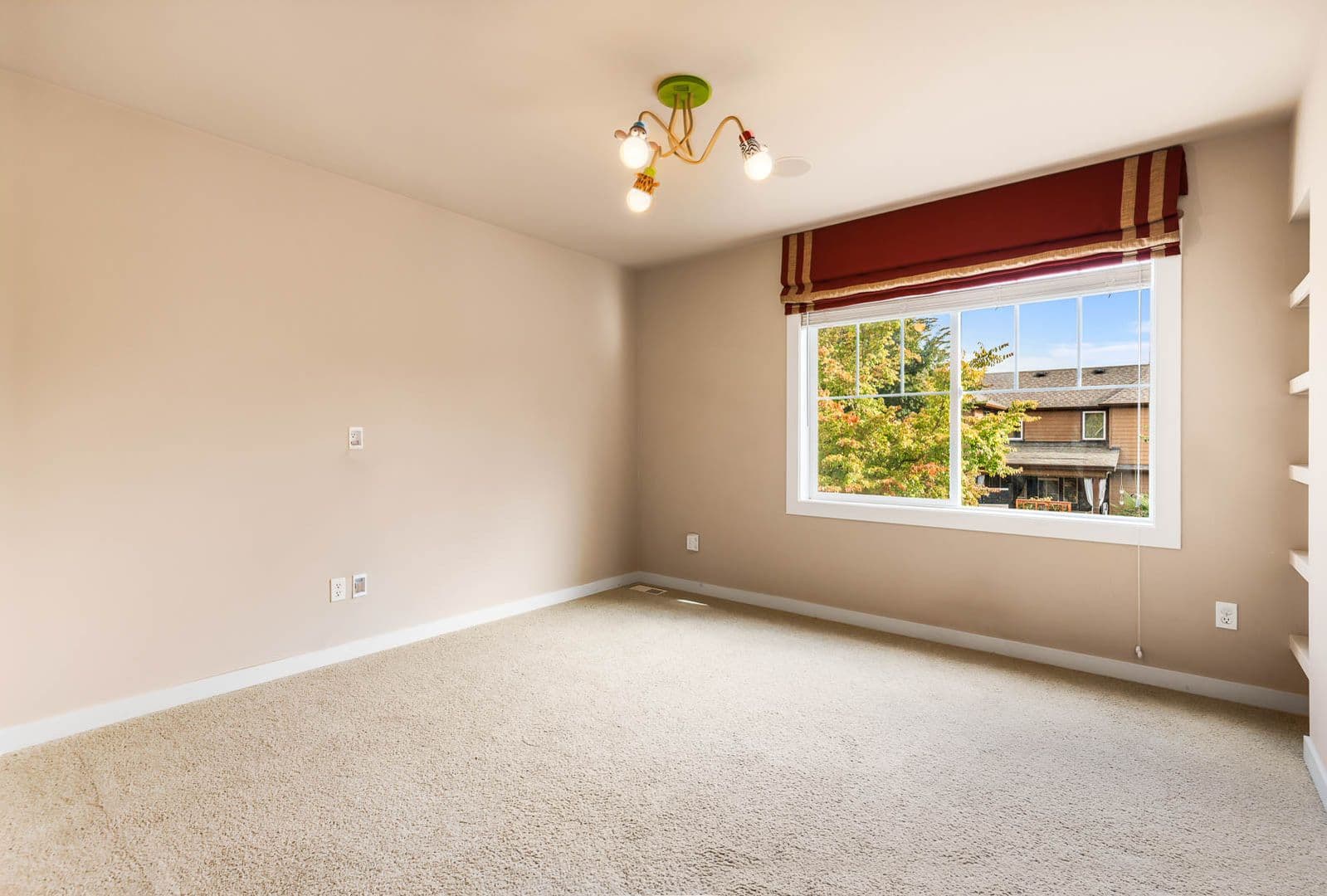 Snoqualmie House: 34229 SE Elm ST
