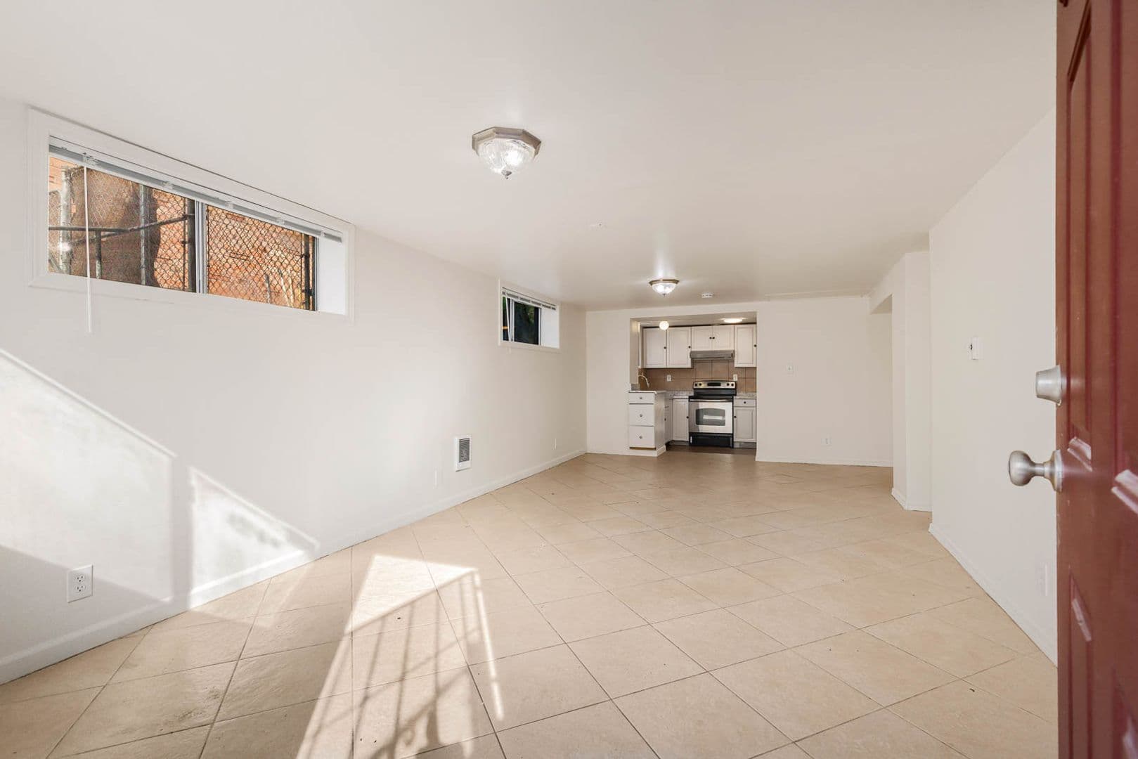 Seattle Apartment: 4610 S Holden St