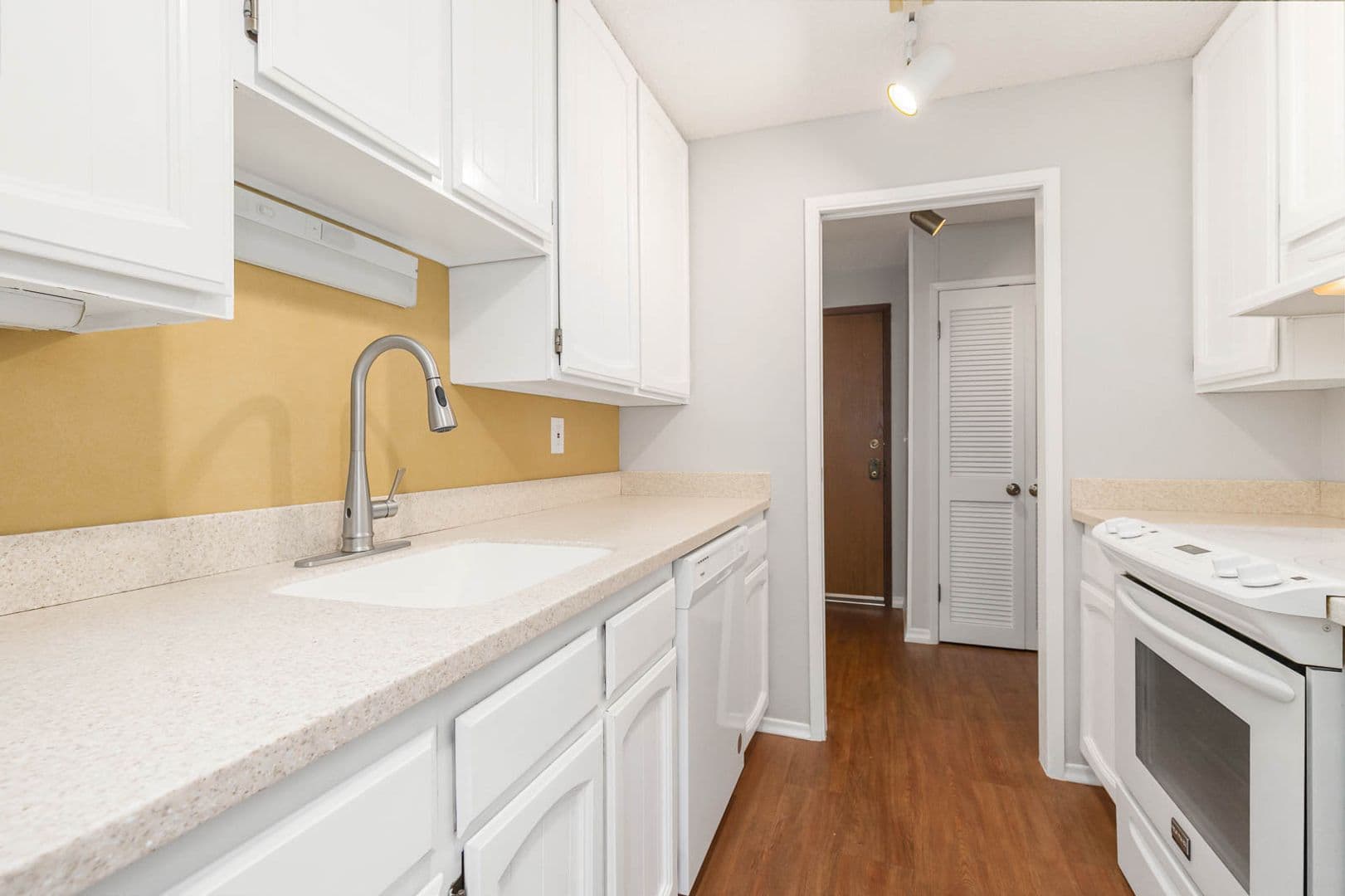 Seattle Condo: 2210 NE 92nd St