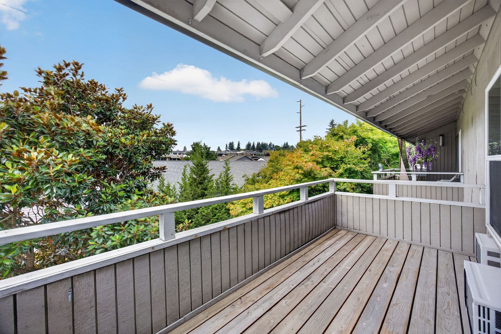 Bellevue Condo: 812 100th Ave NE
