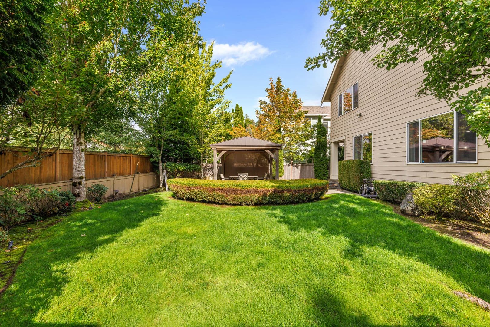 Snoqualmie House: 34229 SE Elm ST