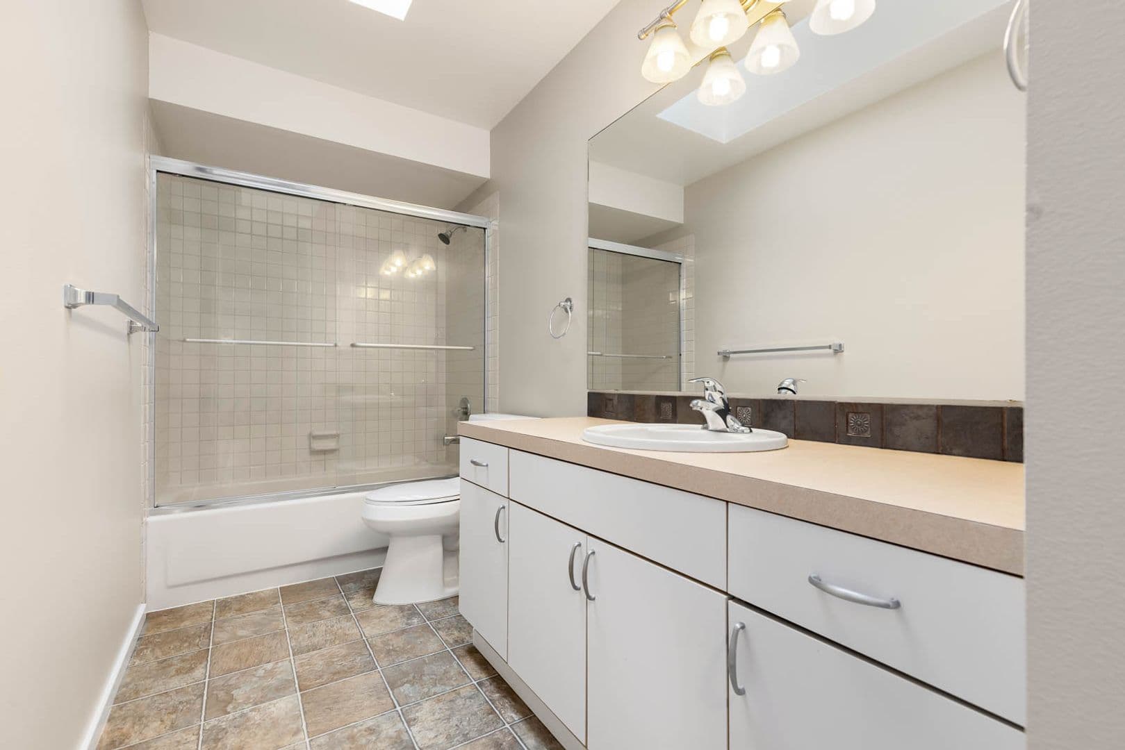 Kirkland House: 11402 NE 103rd St