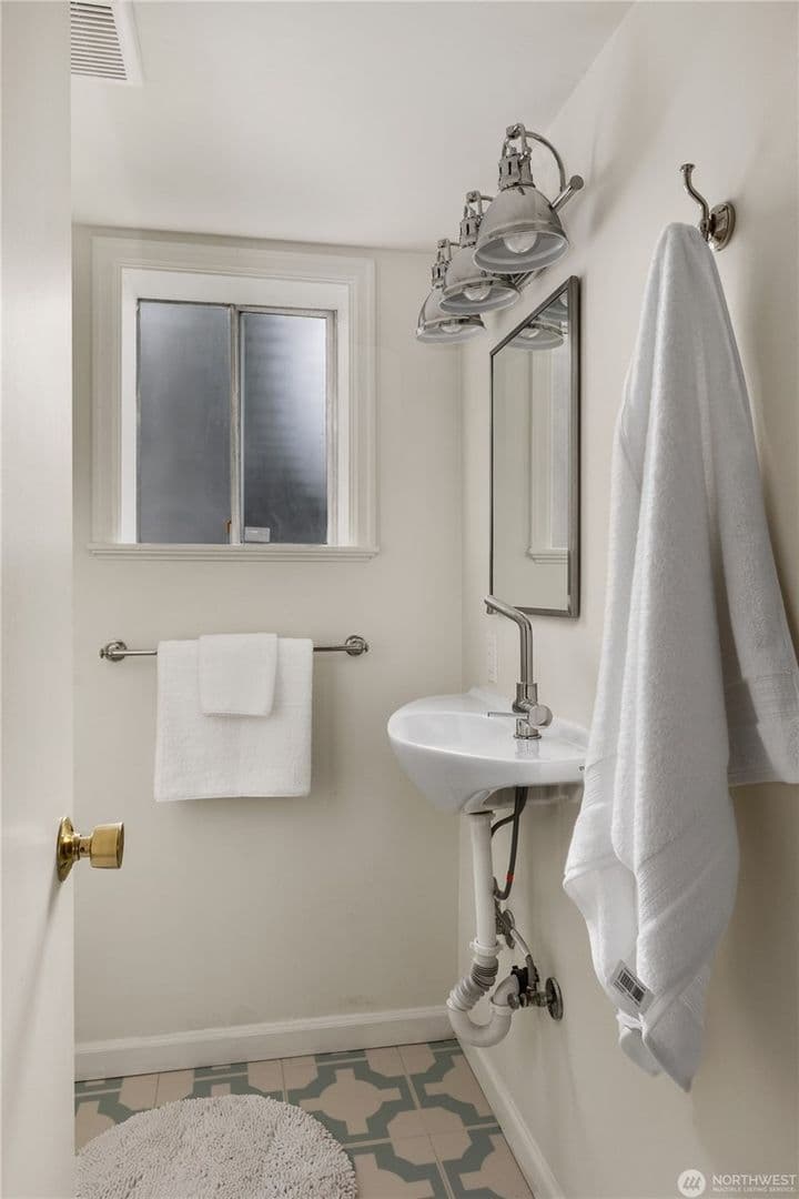 Seattle House: 918 18th Avenue East