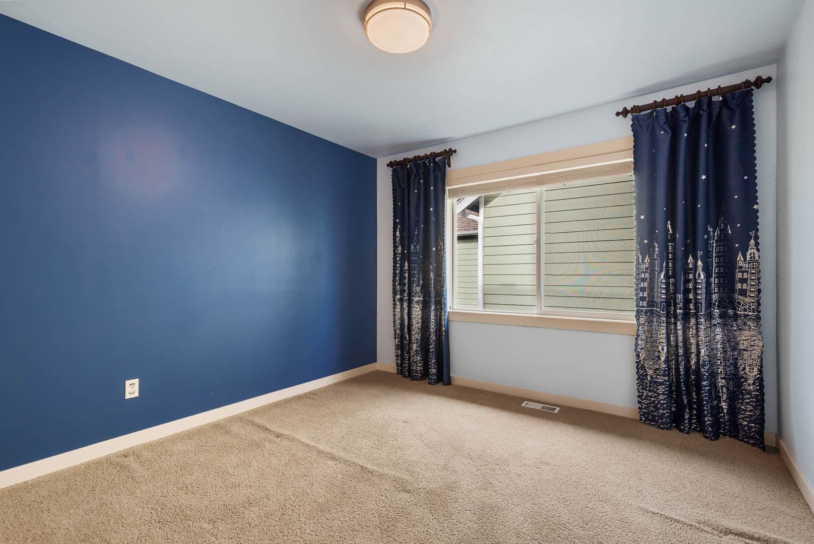 Snoqualmie House: 34229 SE Elm ST