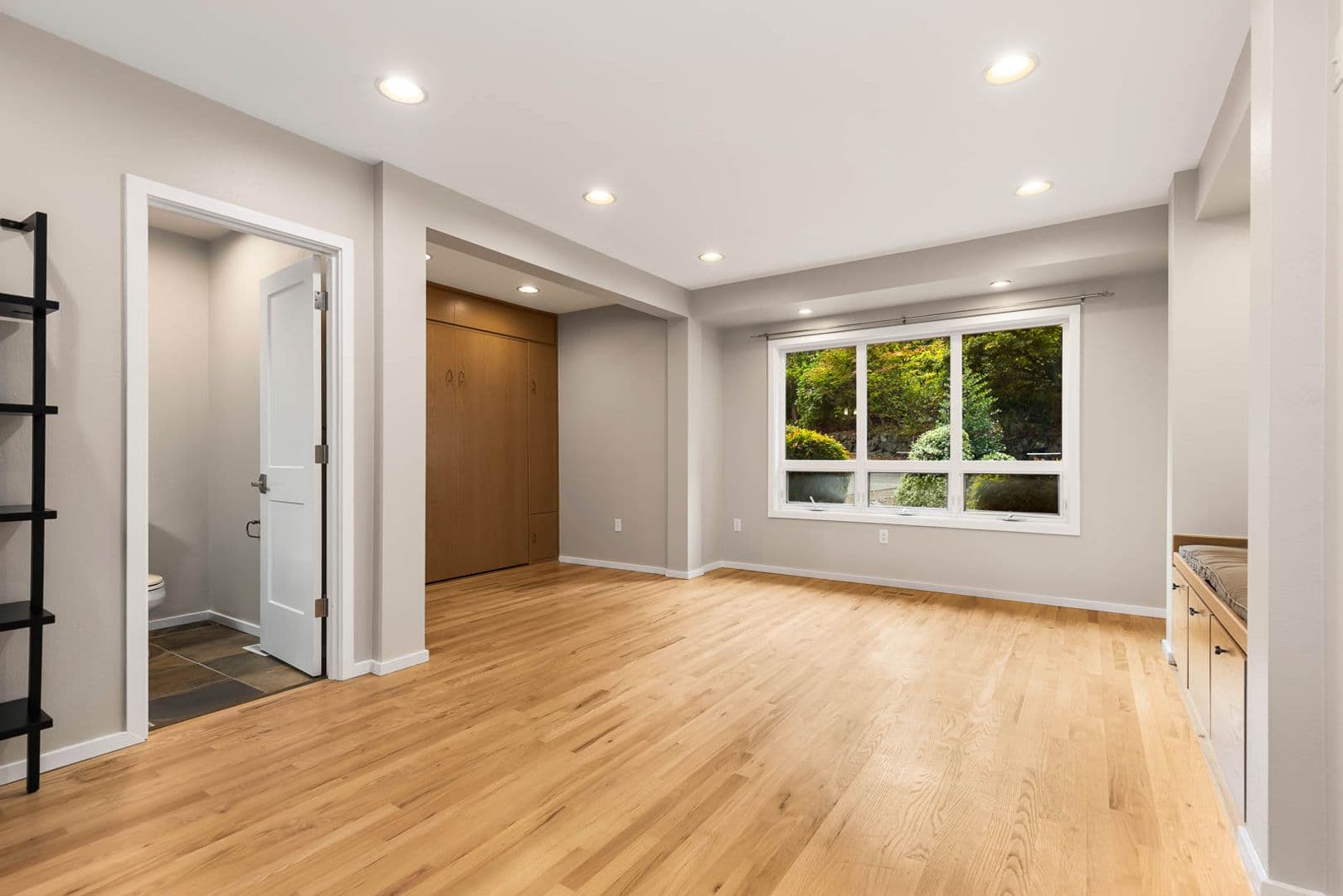 Kirkland House: 11402 NE 103rd St